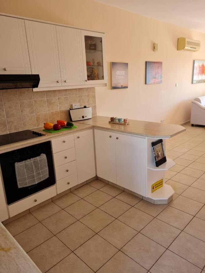 Stay Ocean Apartment Paphos Ngoại thất bức ảnh