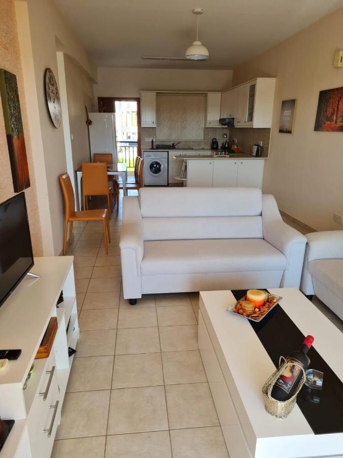 Stay Ocean Apartment Paphos Ngoại thất bức ảnh